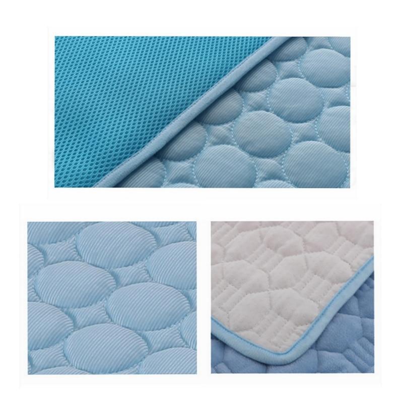 Tapis Rafraîchissant pour Chien – En Soie Glacée, Respirant & Sans Eau