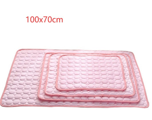 Tapis Rafraîchissant pour Chien – En Soie Glacée, Respirant & Sans Eau