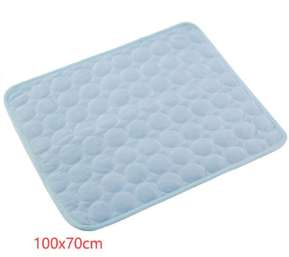 Tapis Rafraîchissant pour Chien – En Soie Glacée, Respirant & Sans Eau